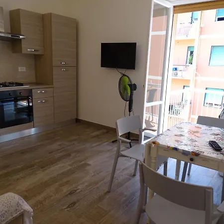 Casa Bollentino 150 Mt Dal Mare شقة *